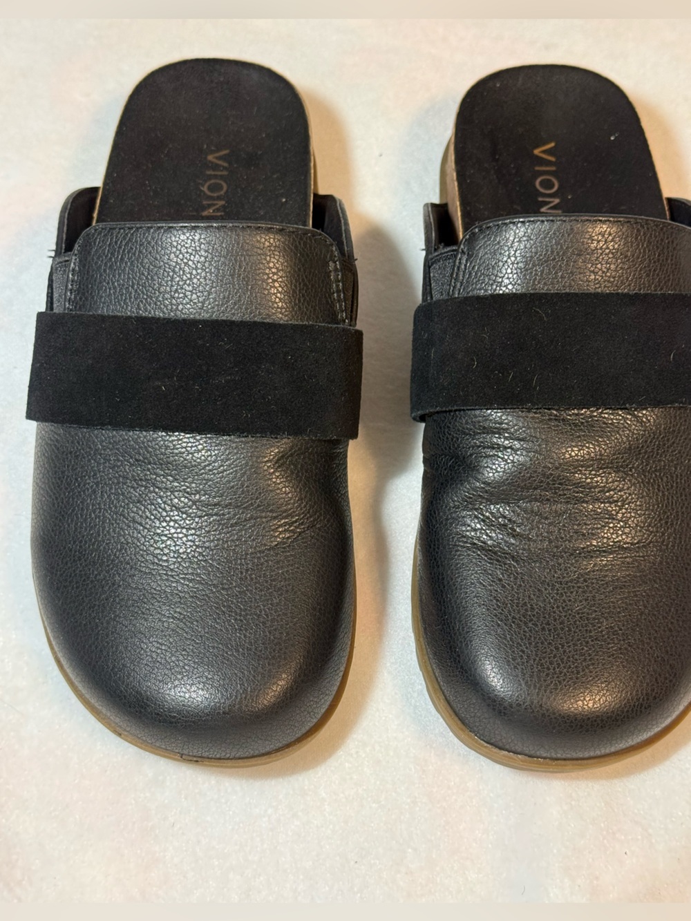 Vionic Black Mules Classic Slip-On Clogs. Women’s Size 5.